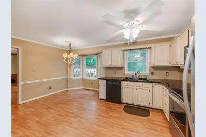 5812 Luxbury Court, Winston-Salem, NC 27104 - Photo 12