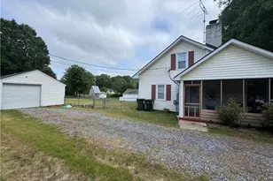 810 N Main St, Walnut Cove, NC 27052 - Photo 8