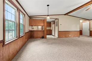194 W 3rd St, Denton, NC 27239 - Photo 12