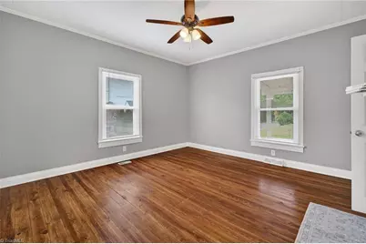 1139 E Main Street, Graham, NC 27253 - Photo 10