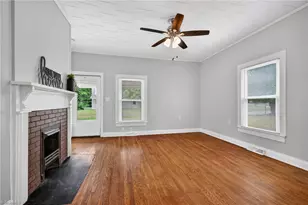 1139 E Main St, Graham, NC 27253 - Photo 4