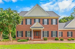 129 Walnut Ave, Yadkinville, NC 27055 - Photo 1