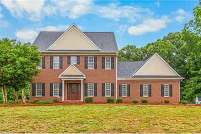 129 Walnut Avenue, Yadkinville, NC 27055 - Photo 2