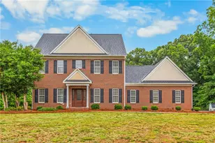 129 Walnut Ave, Yadkinville, NC 27055 - Photo 2