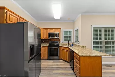 129 Walnut Avenue, Yadkinville, NC 27055 - Photo 8