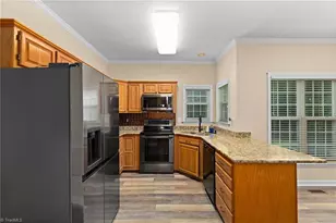129 Walnut Ave, Yadkinville, NC 27055 - Photo 8