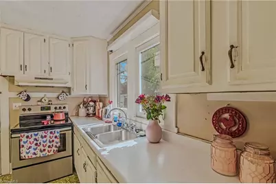 130 W Elm Street, Mount Airy, NC 27030 - Photo 14