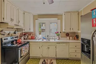130 W Elm St, Mount Airy, NC 27030 - Photo 12