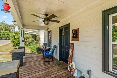 130 W Elm Street, Mount Airy, NC 27030 - Photo 4