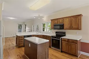 2032 Williamsburg Manor Ct, Winston-Salem, NC 27103 - Photo 14