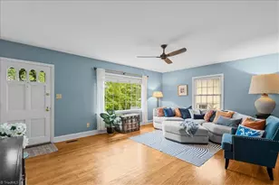 214 Mayflower Dr, Greensboro, NC 27403 - Photo 4