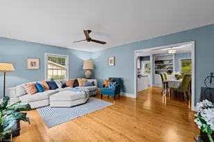 214 Mayflower Dr, Greensboro, NC 27403 - Photo 2