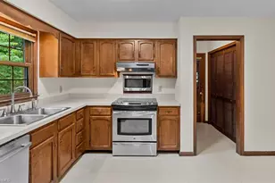 3911 Williams Dairy Rd, Greensboro, NC 27406 - Photo 8