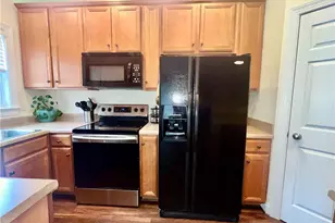 2926 Grove Park Dr, Burlington, NC 27215 - Photo 14