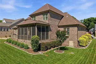 5723 Woodrose Ln, Greensboro, NC 27410 - Photo 4