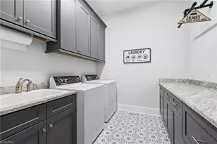 5723 Woodrose Ln, Greensboro, NC 27410 - Photo 20
