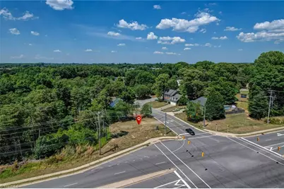 4201 Braddock Road, High Point, NC 27265 - Photo 10