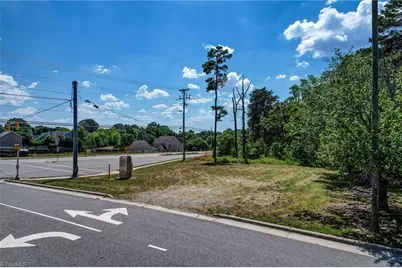 4201 Braddock Road, High Point, NC 27265 - Photo 2