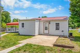 102 Grimes Park Dr, Thomasville, NC 27360 - Photo 16