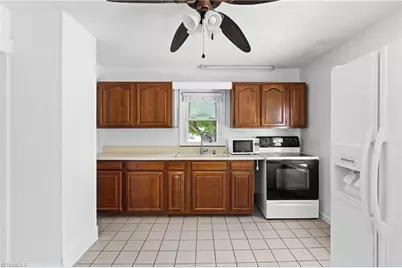 102 Grimes Park Drive, Thomasville, NC 27360 - Photo 8