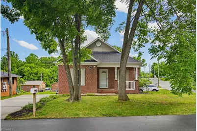 529 Meredith Avenue, Lexington, NC 27292 - Photo 1