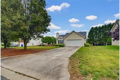 1509 Squires Lane, Kernersville, NC 27284 - Photo 4