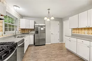 5021 Eastwin Dr, Winston-Salem, NC 27104 - Photo 8