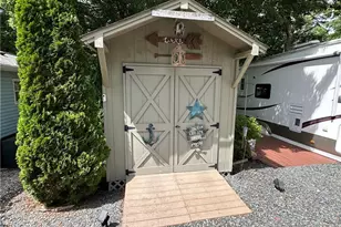 114 Oak St, New London, NC 28127 - Photo 30