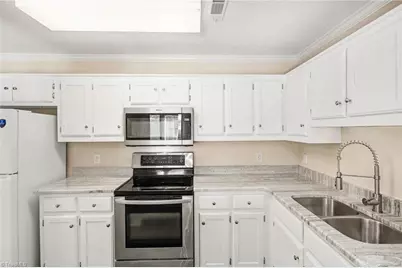 903 Park Place Drive, Kernersville, NC 27284 - Photo 16
