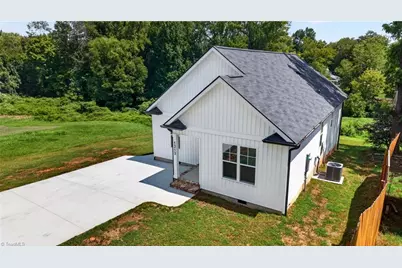 1313 Kearns Alley, High Point, NC 27260 - Photo 2