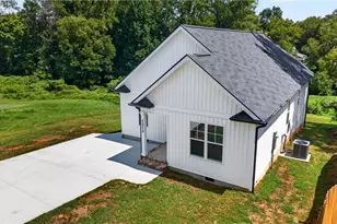1313 Kearns Alley, High Point, NC 27260 - Photo 2