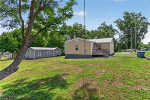 318 5th St, Siler City, NC 27344 - Photo 22