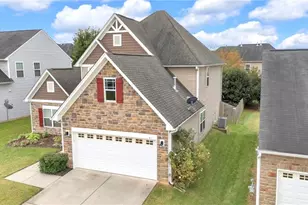 758 Breeders Cup Dr, Whitsett, NC 27377 - Photo 2