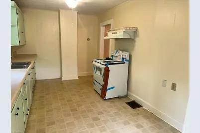 322 Hadley Street, Mount Airy, NC 27030 - Photo 6