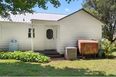 919 Alice Drive, Thomasville, NC 27360 - Photo 24