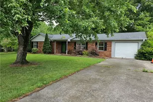 214 Mountain Brook Dr, King, NC 27021 - Photo 2