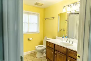 4602 Ramblewood Dr, Greensboro, NC 27406 - Photo 20