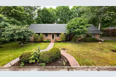 329 Laurel Street, Mount Airy, NC 27030 - Photo 2