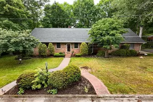 329 Laurel St, Mount Airy, NC 27030 - Photo 2