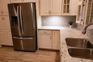 329 Laurel St, Mount Airy, NC 27030 - Photo 20
