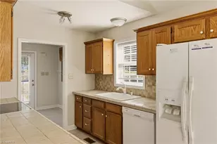 108 McCleskey Dr, Yadkinville, NC 27055 - Photo 14
