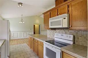108 McCleskey Dr, Yadkinville, NC 27055 - Photo 18