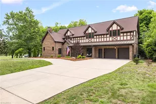 7 Mock St, Thomasville, NC 27360 - Photo 6