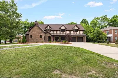 7 Mock Street, Thomasville, NC 27360 - Photo 4