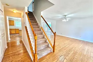 5715 River Glen Dr, Greensboro, NC 27455 - Photo 2