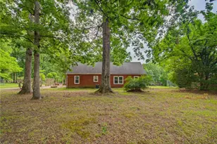 319 Dogwood Cir, High Point, NC 27260 - Photo 26