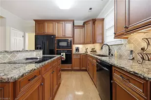 4200 Brentonshire Ln, High Point, NC 27265 - Photo 14