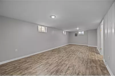 940 N Peace Haven Road, Winston-Salem, NC 27104 - Photo 16