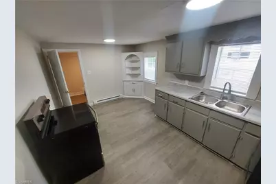 912 Beaumont Avenue, High Point, NC 27260 - Photo 2