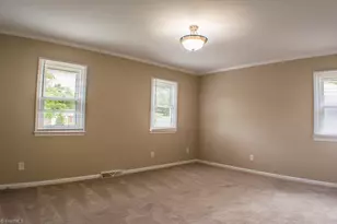 321 Oak Arbor Ln, Winston-Salem, NC 27104 - Photo 6